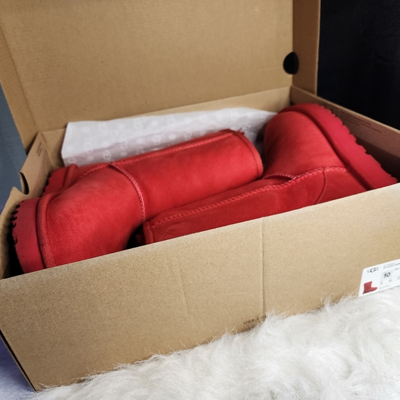 Red uggs boots - Picture 3 of 3